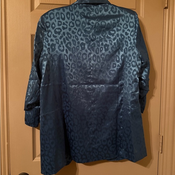 ODDY Shimmering Blue Animal Print Blazer - Picture 4 of 4